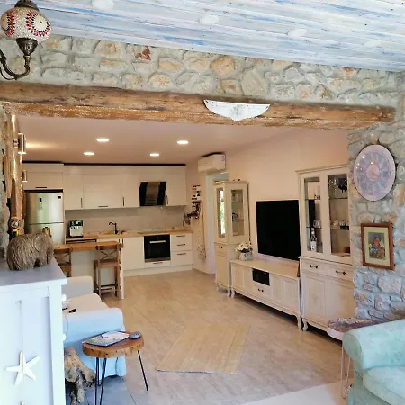 Tas Villa Gokcebel (Bodrum)